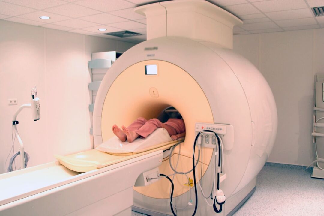 MRI με σκοπό τη διάγνωση σε περίπτωση υποψίας οστεοχόνδρωσης της οσφυϊκής μοίρας της σπονδυλικής στήλης
